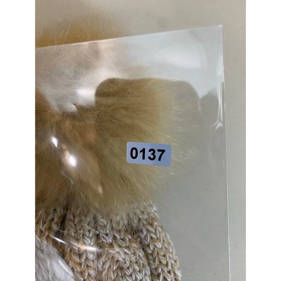 Time & Tru Women's Hat with Pompom OS Beige Tan Cable Knit Faux Fur Lining - Picture 5 of 6